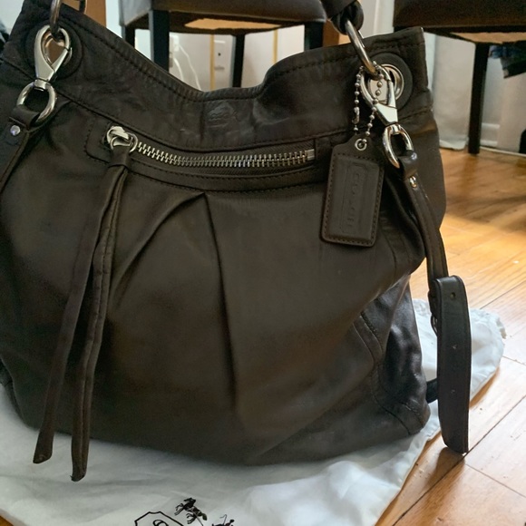 Coach - Picture 3 of 5